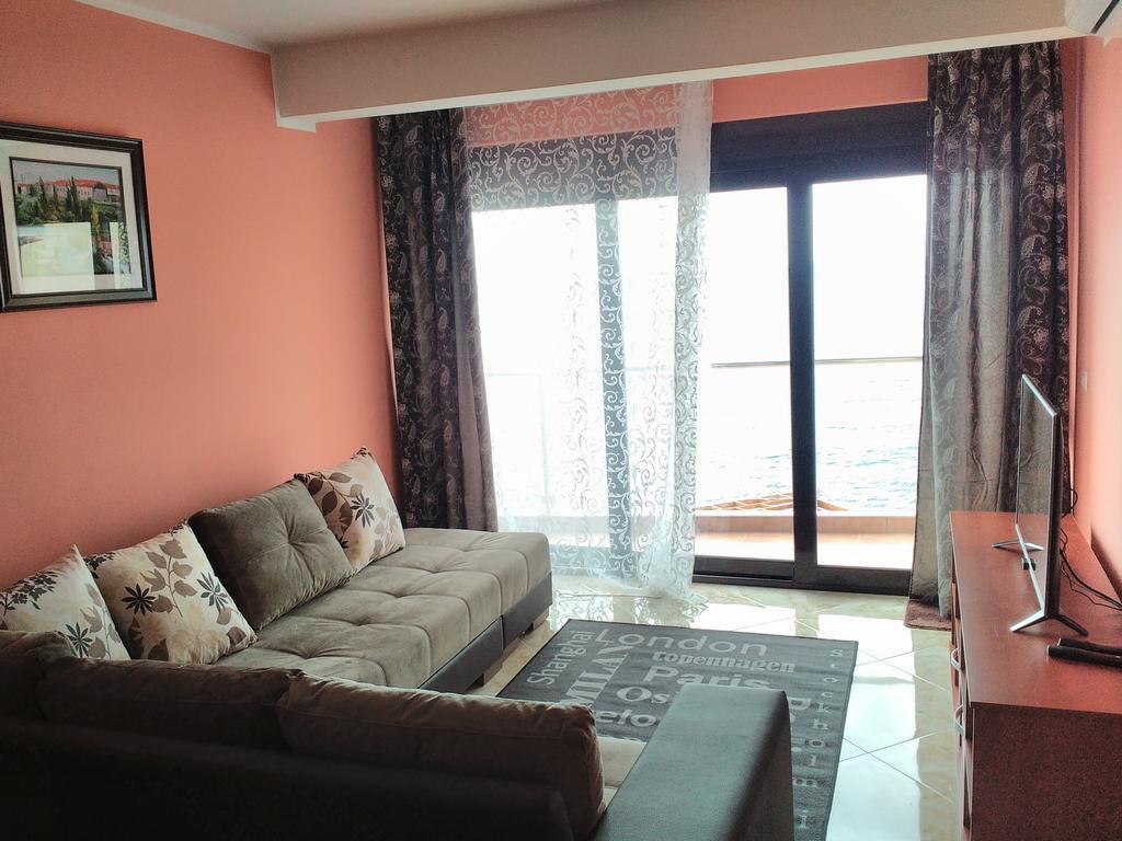 Apartment Sea Space Dobra Voda Exterior photo